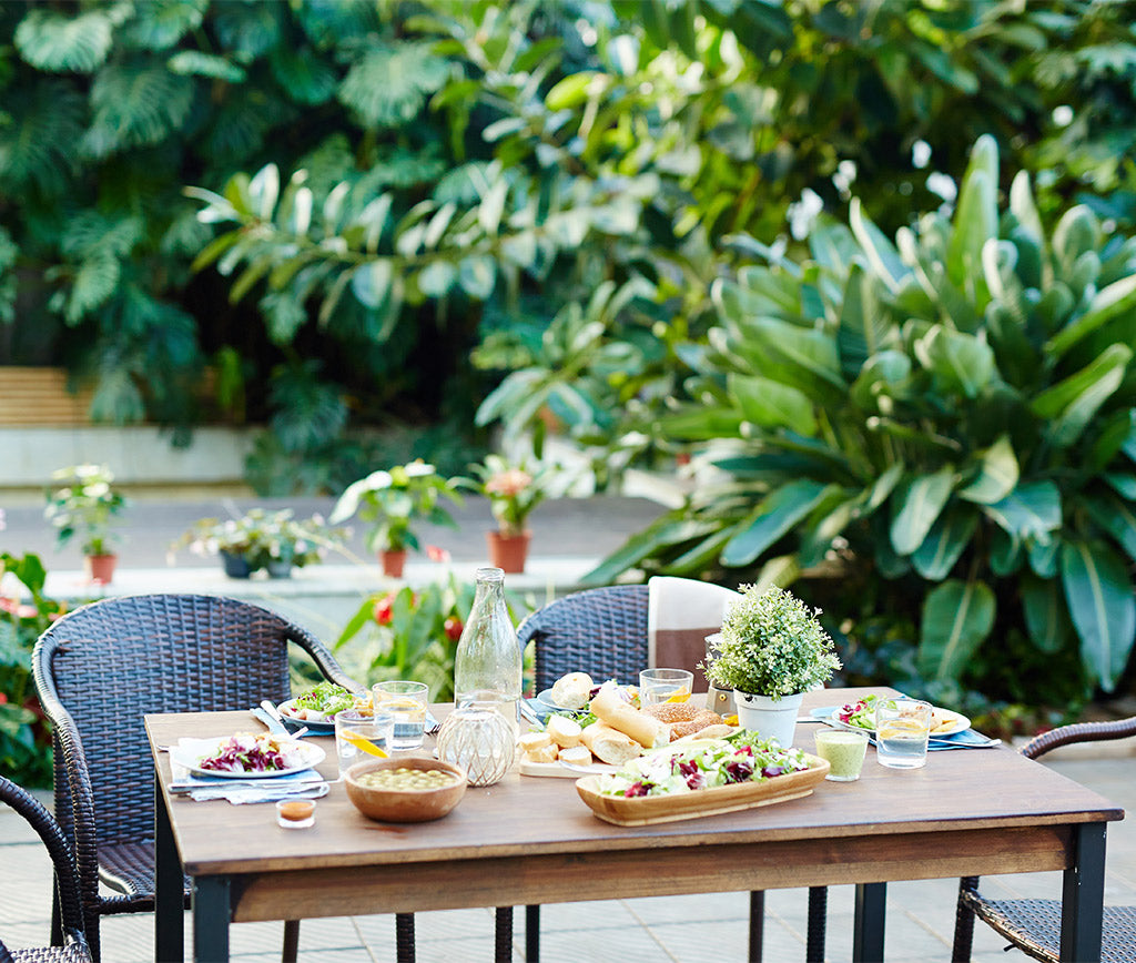 Crea un Comedor al Aire Libre para las Reuniones de Verano